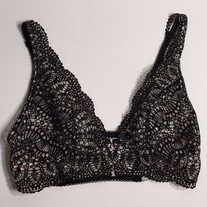 Victoria's Secret Crochet Strappy Bra Size Small